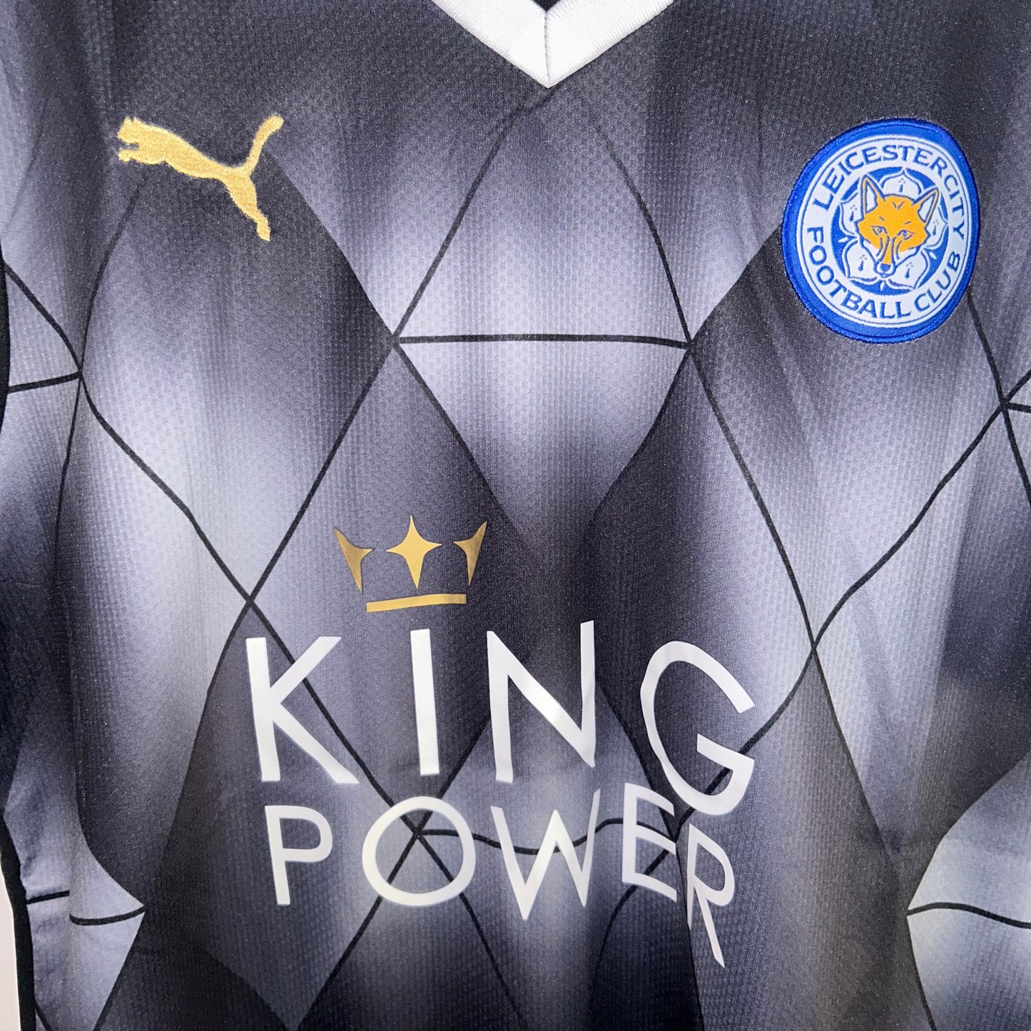 Leicester 2015/16 Away Shirt