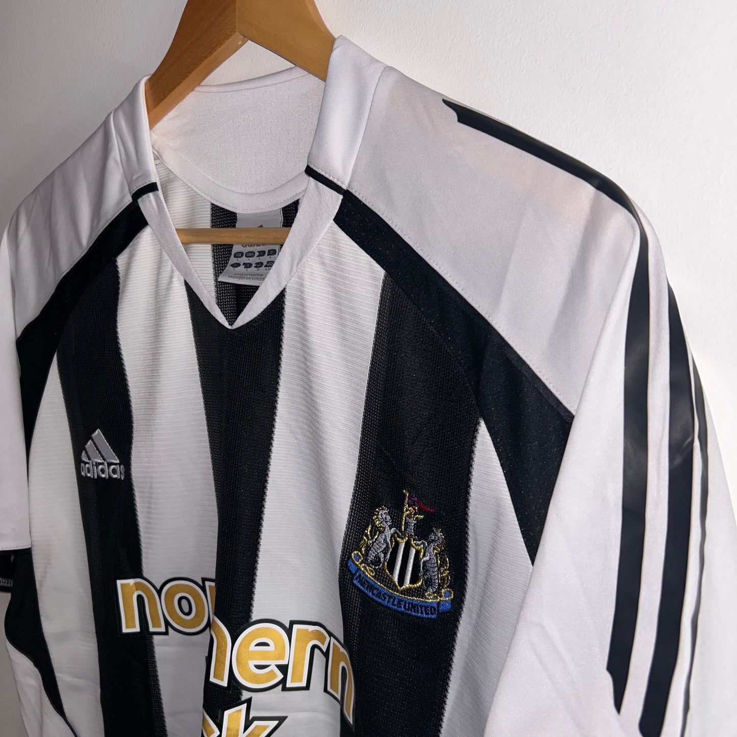 Newcastle 2005/06 Home Shirt